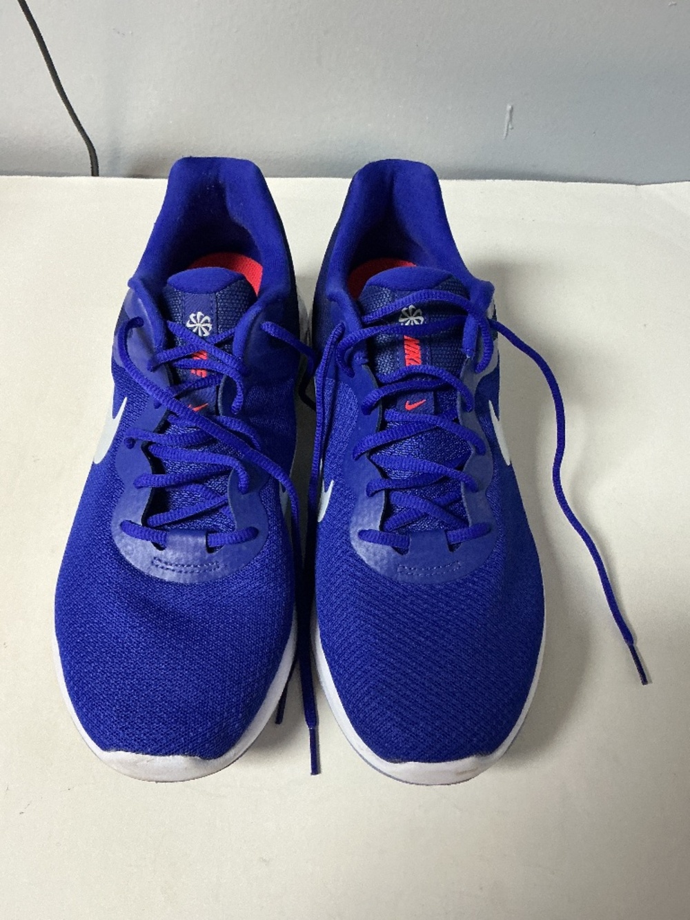 Nike Men’s Blue and White Running Sneakers Size 12 - Picture 2 of 7